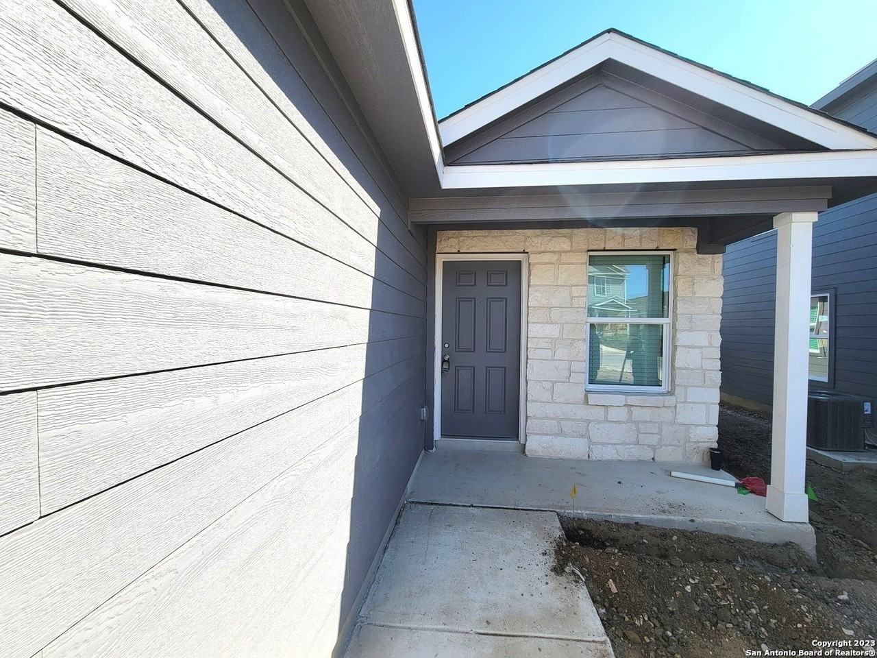 5440 Calton Bnd - Photo 2 of 16