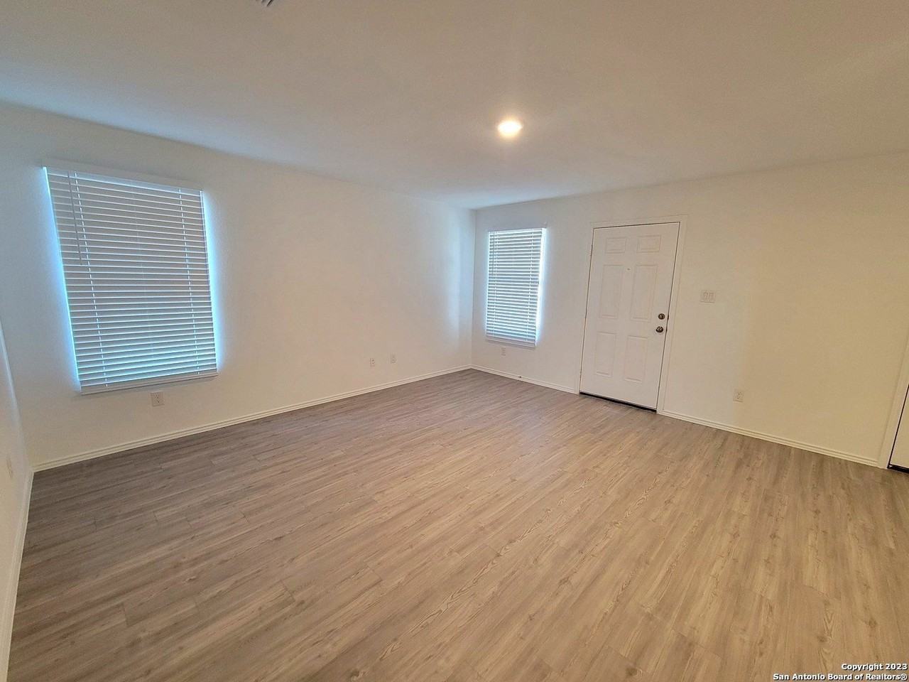 5440 Calton Bnd - Photo 7 of 16