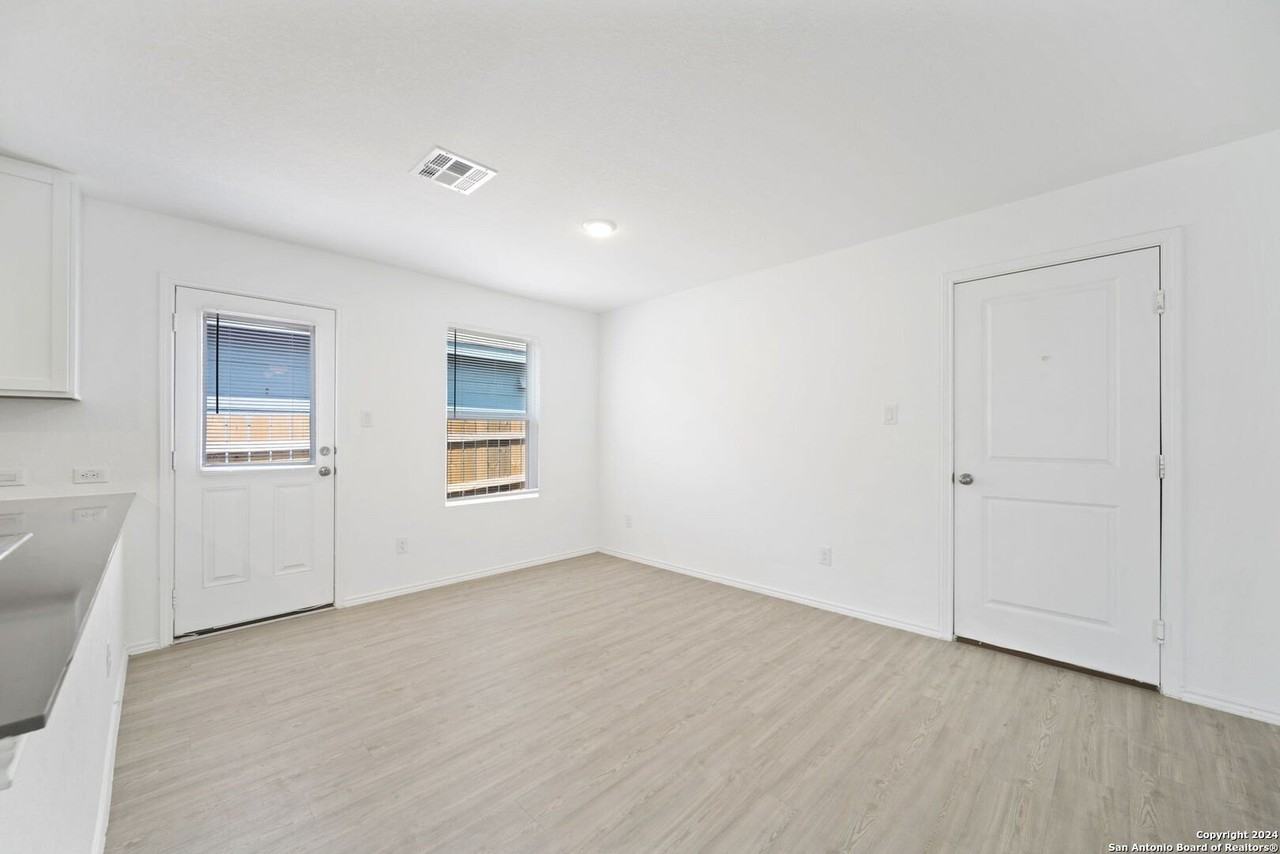 12942 Deep Eddy - Photo 4 of 23