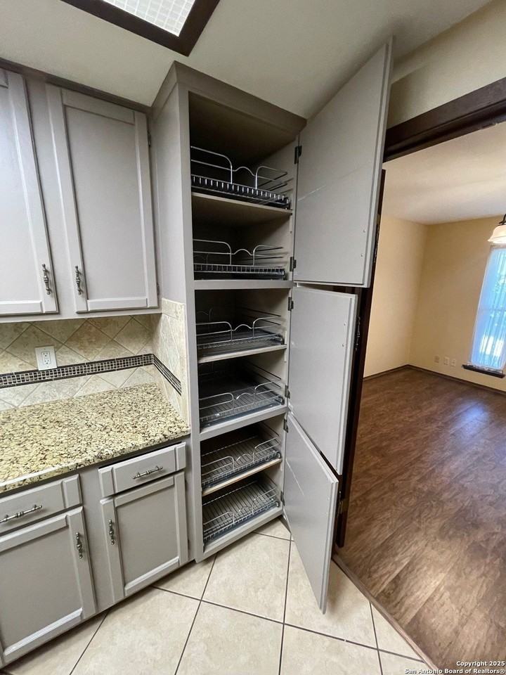 5007 Timber Breeze St - Photo 4 of 14