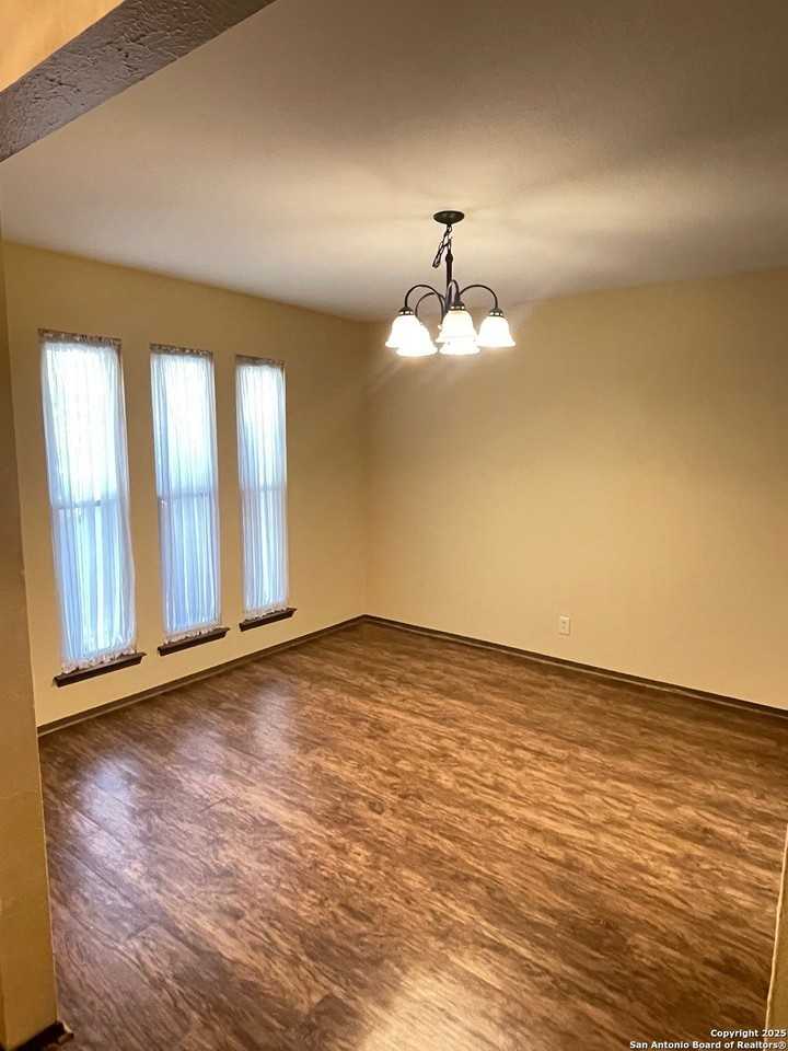 5007 Timber Breeze St - Photo 5 of 14