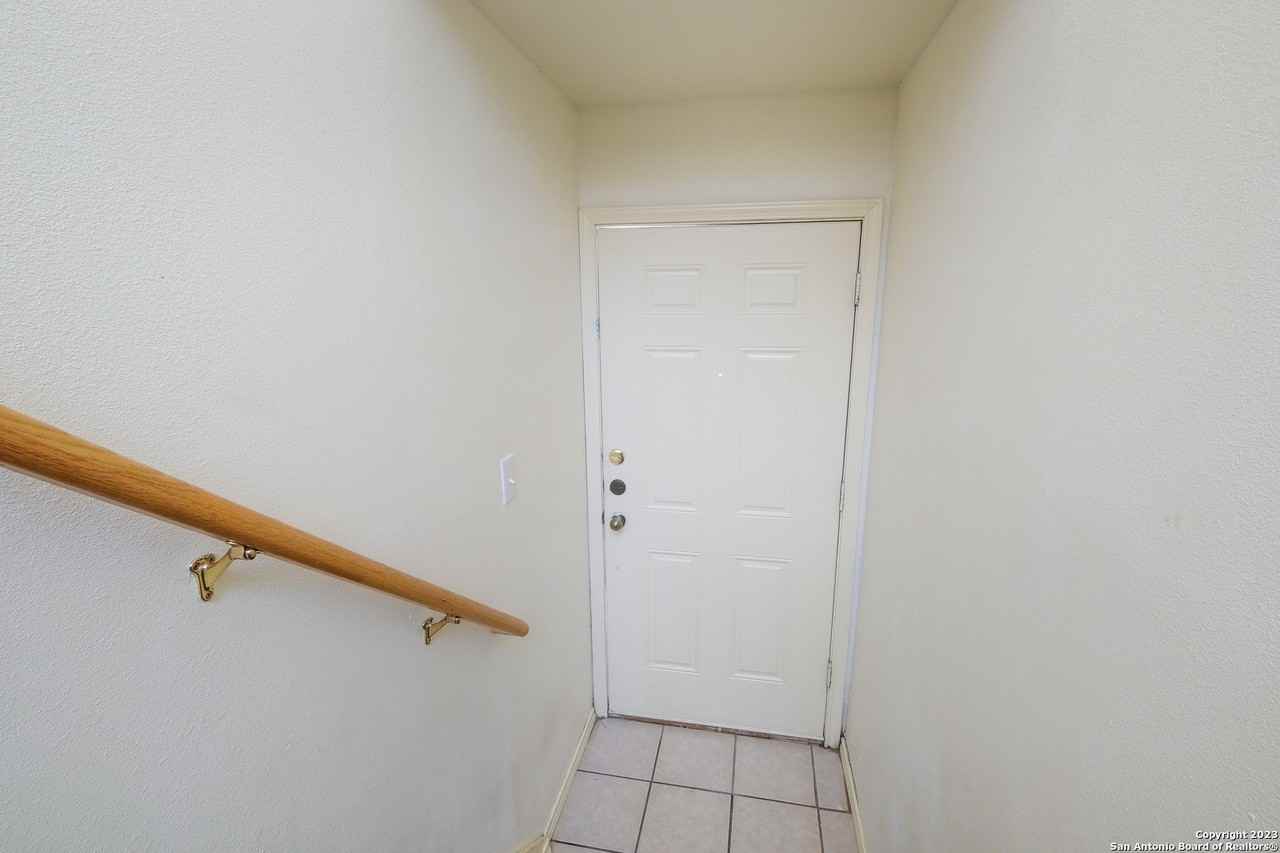 120 Andrews - Photo 4 of 26