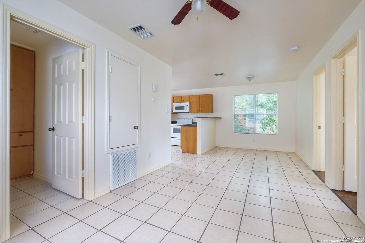 120 Andrews - Photo 6 of 26