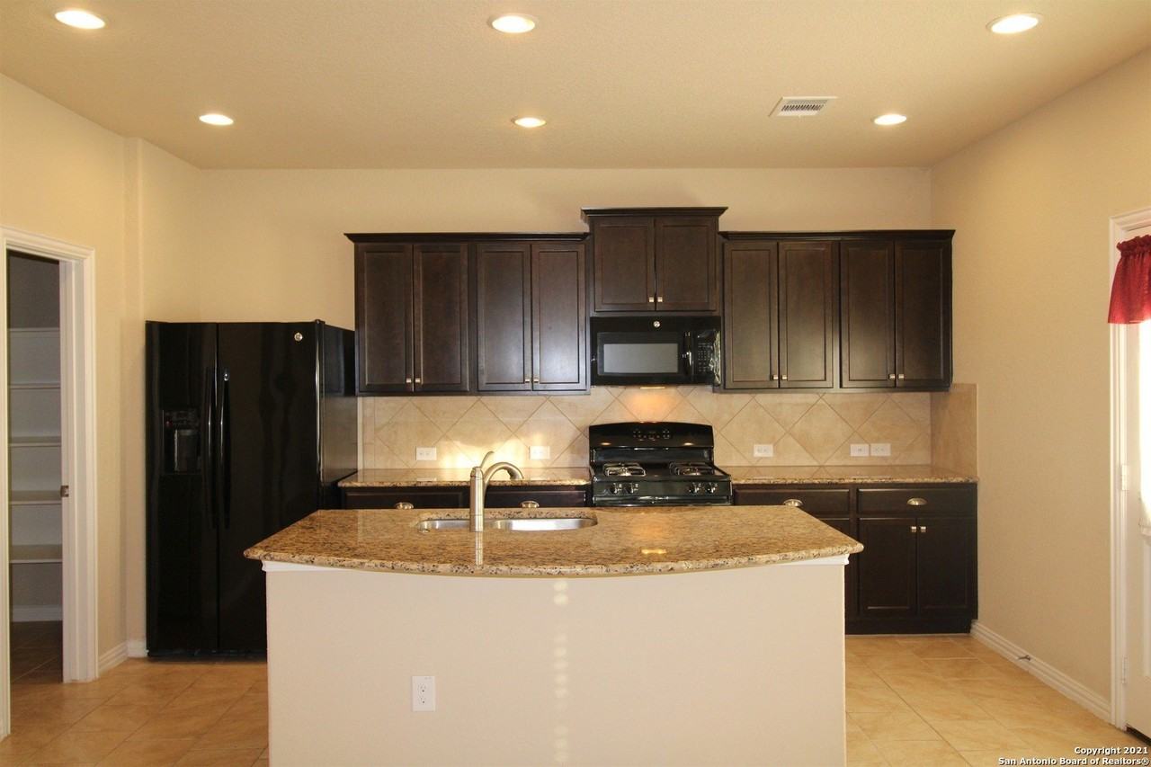 9118 Hogarten Park - Photo 6 of 26