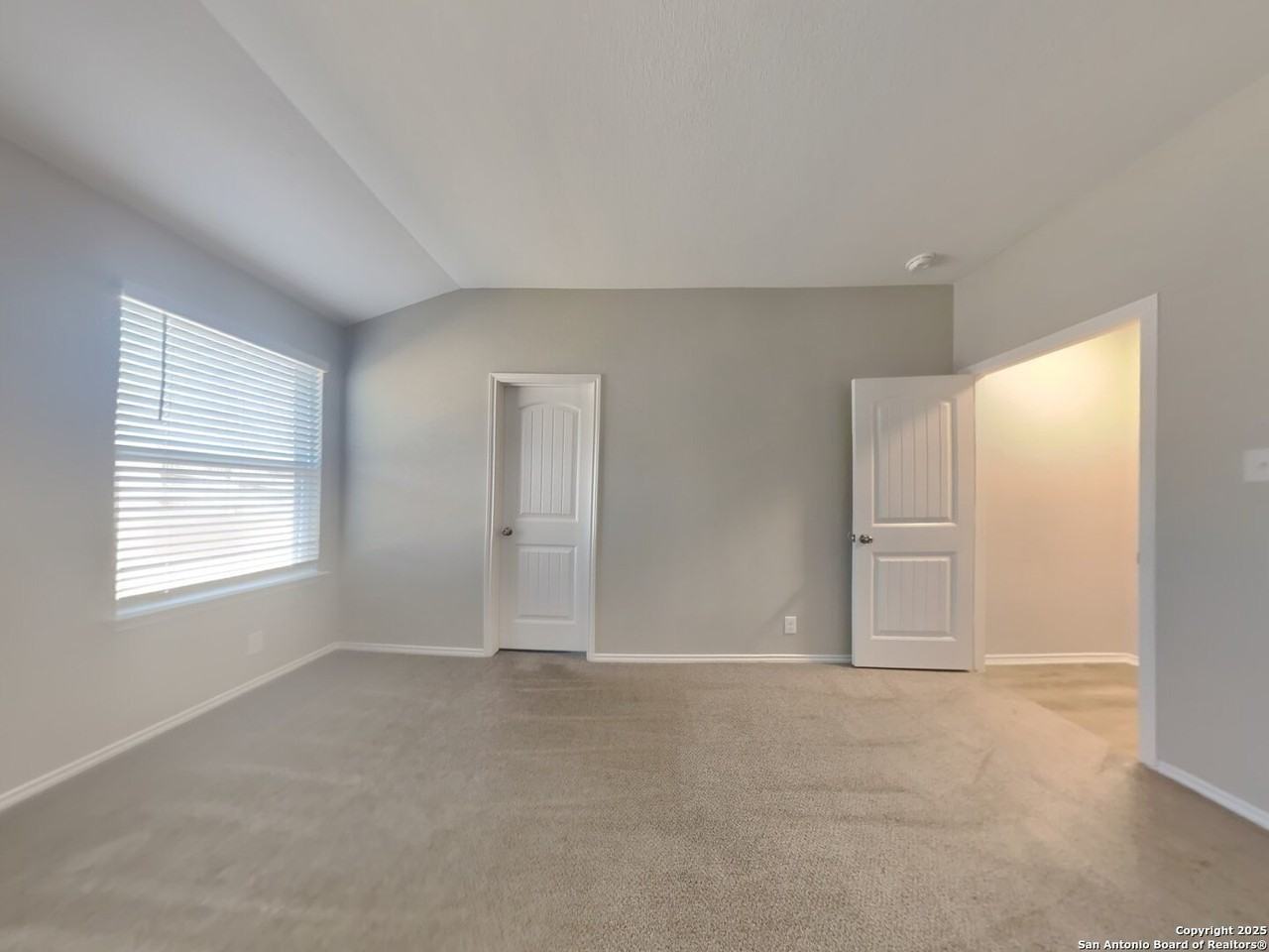 8119 Sleepy Brk - Photo 6 of 16