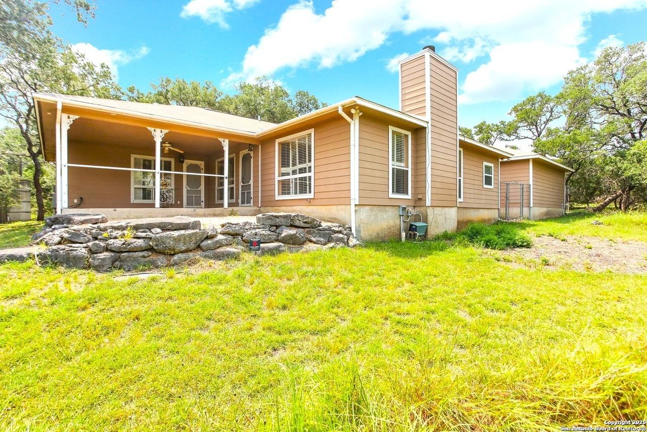 23007 S Breeze St - Photo 4 of 27