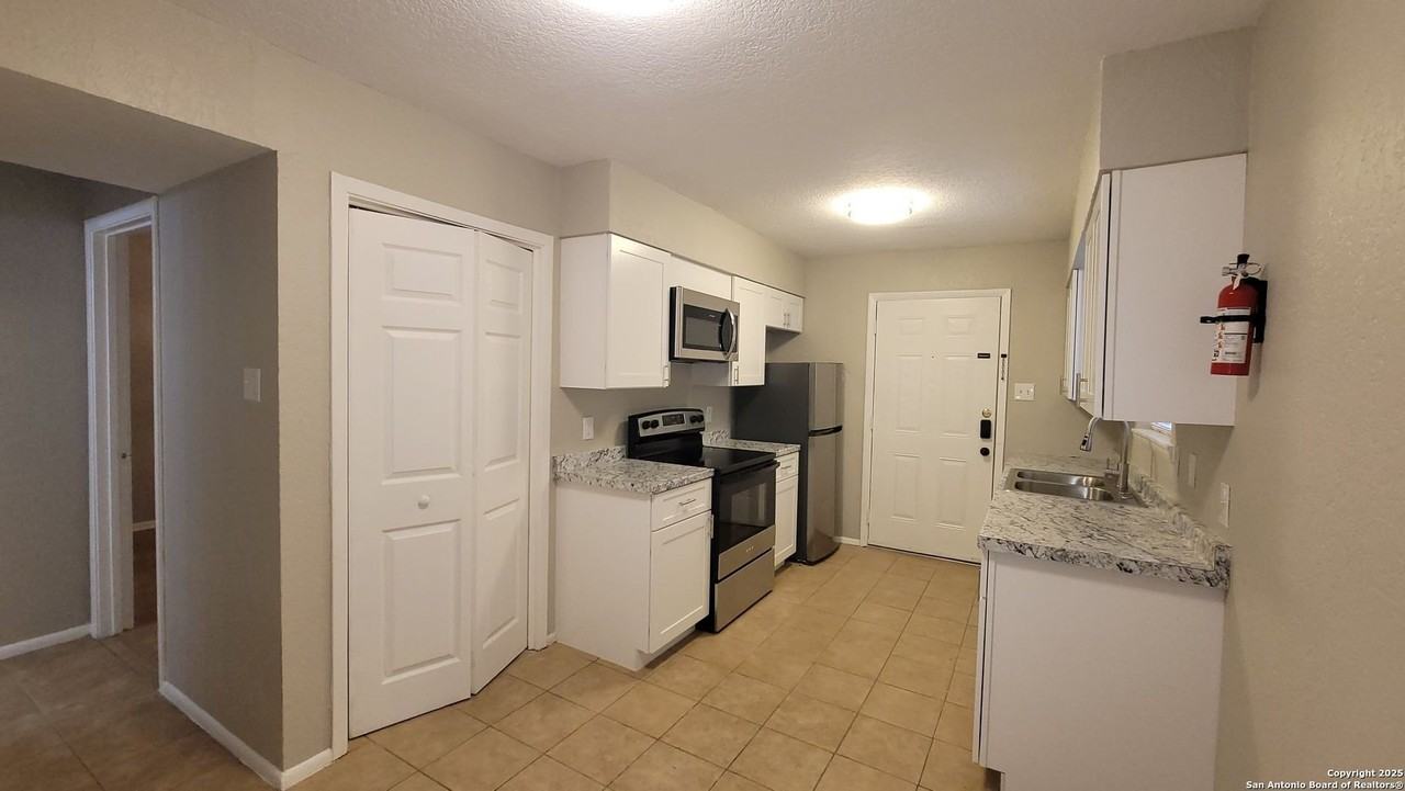 516 Gentleman Rd Apt 3 #3 - Photo 6 of 14