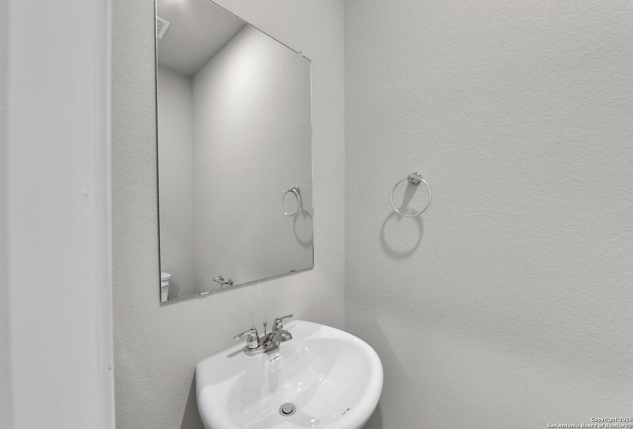 129 Marigold Street - Photo 2 of 18