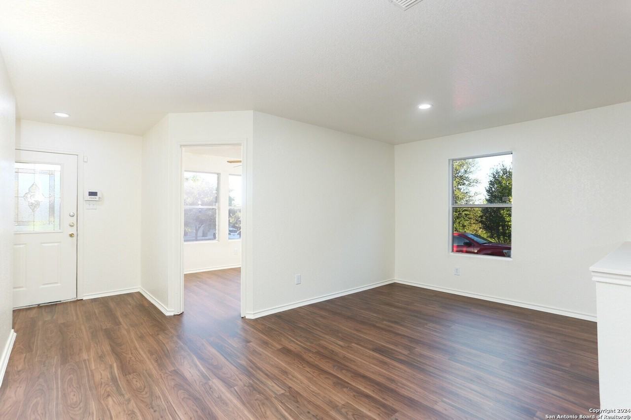 7922 Horse Holw - Photo 3 of 23