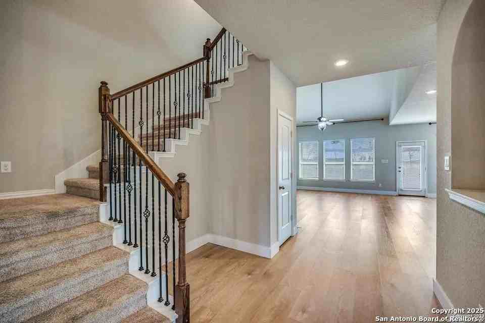 5610 Haven Way - Photo 5 of 33