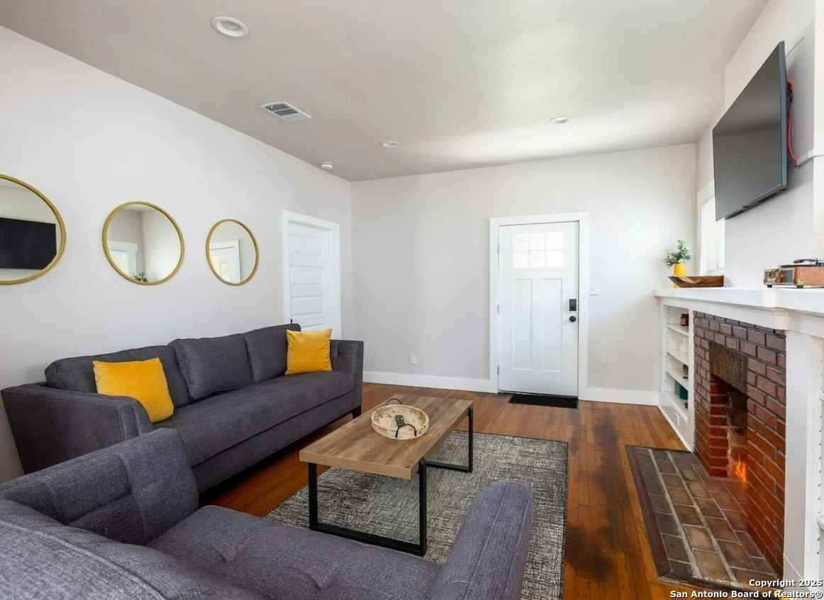 451 E French Pl - Photo 3 of 24