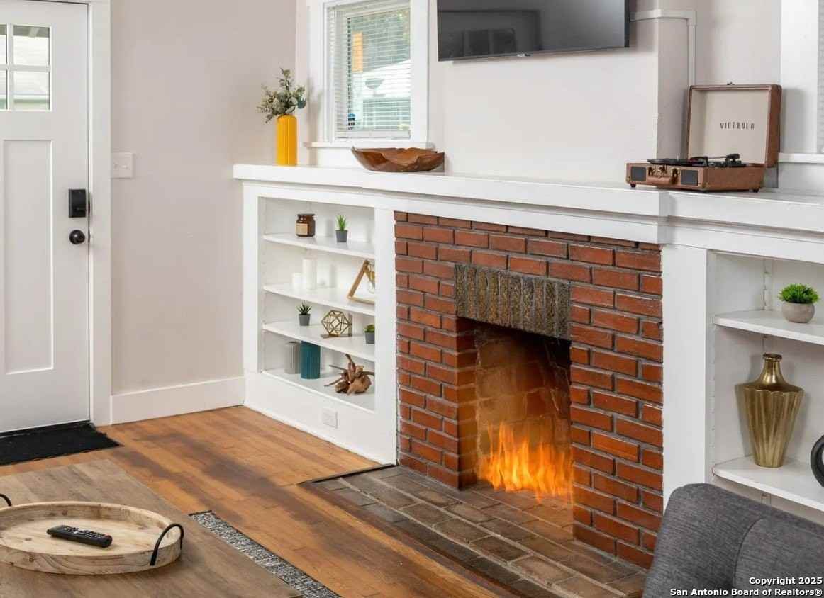 451 E French Pl - Photo 4 of 24