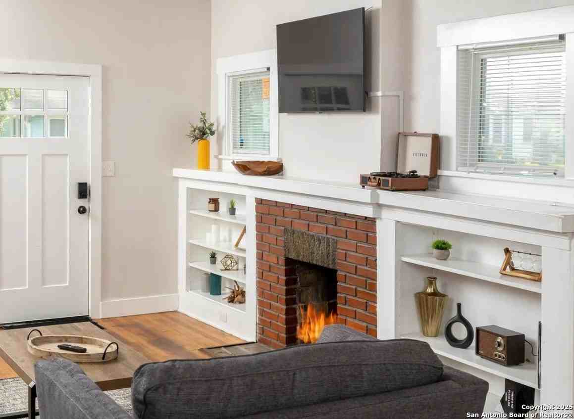 451 E French Pl - Photo 5 of 24