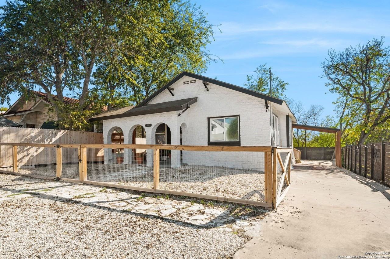 810 Dakota Street - Photo 2 of 31