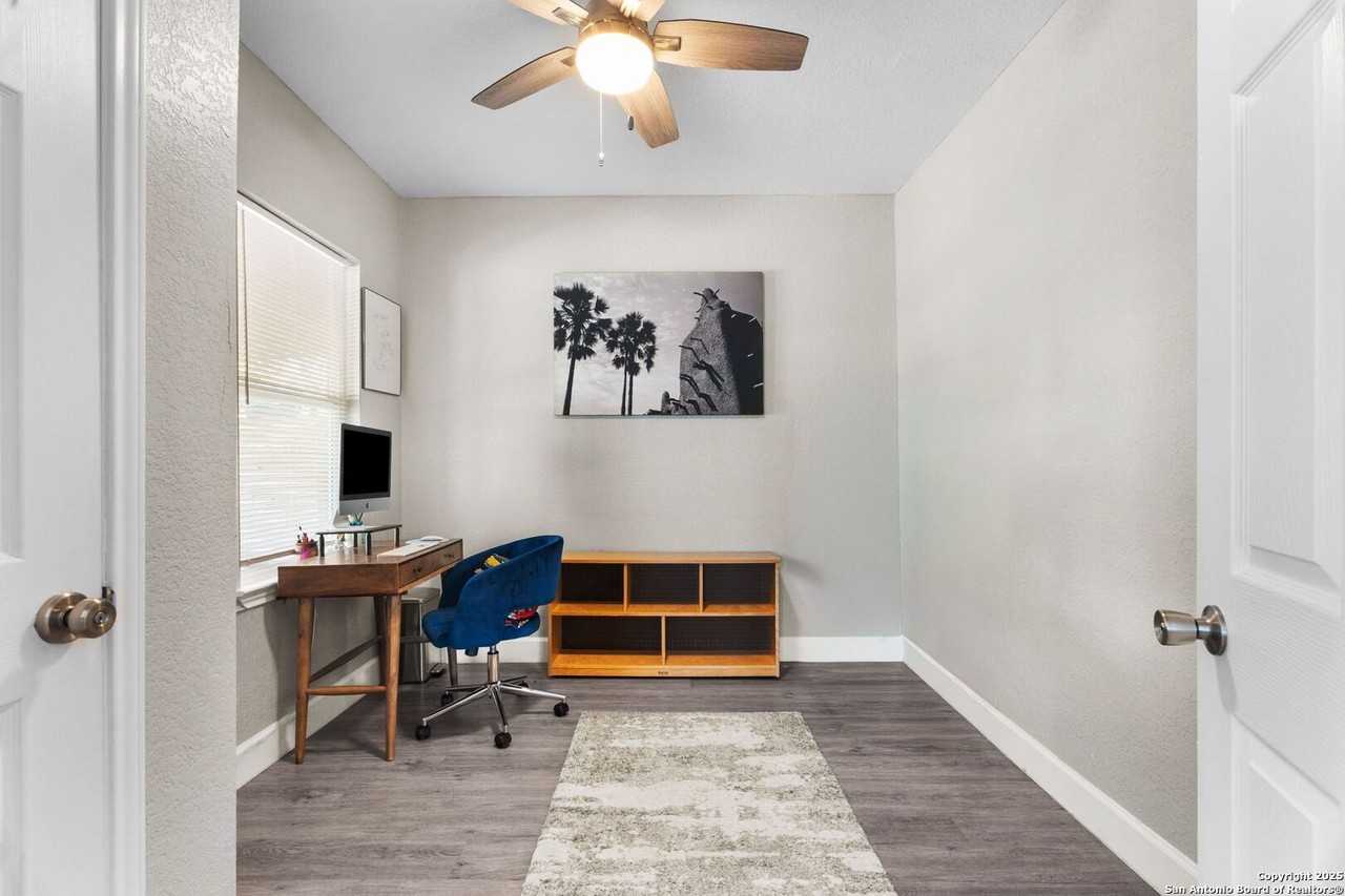 810 Dakota Street - Photo 6 of 31