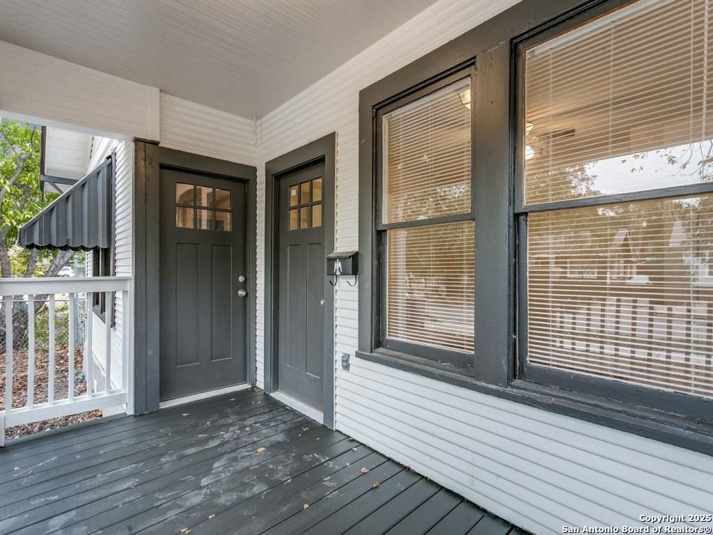 1035 W Elsmere Pl - Photo 2 of 24