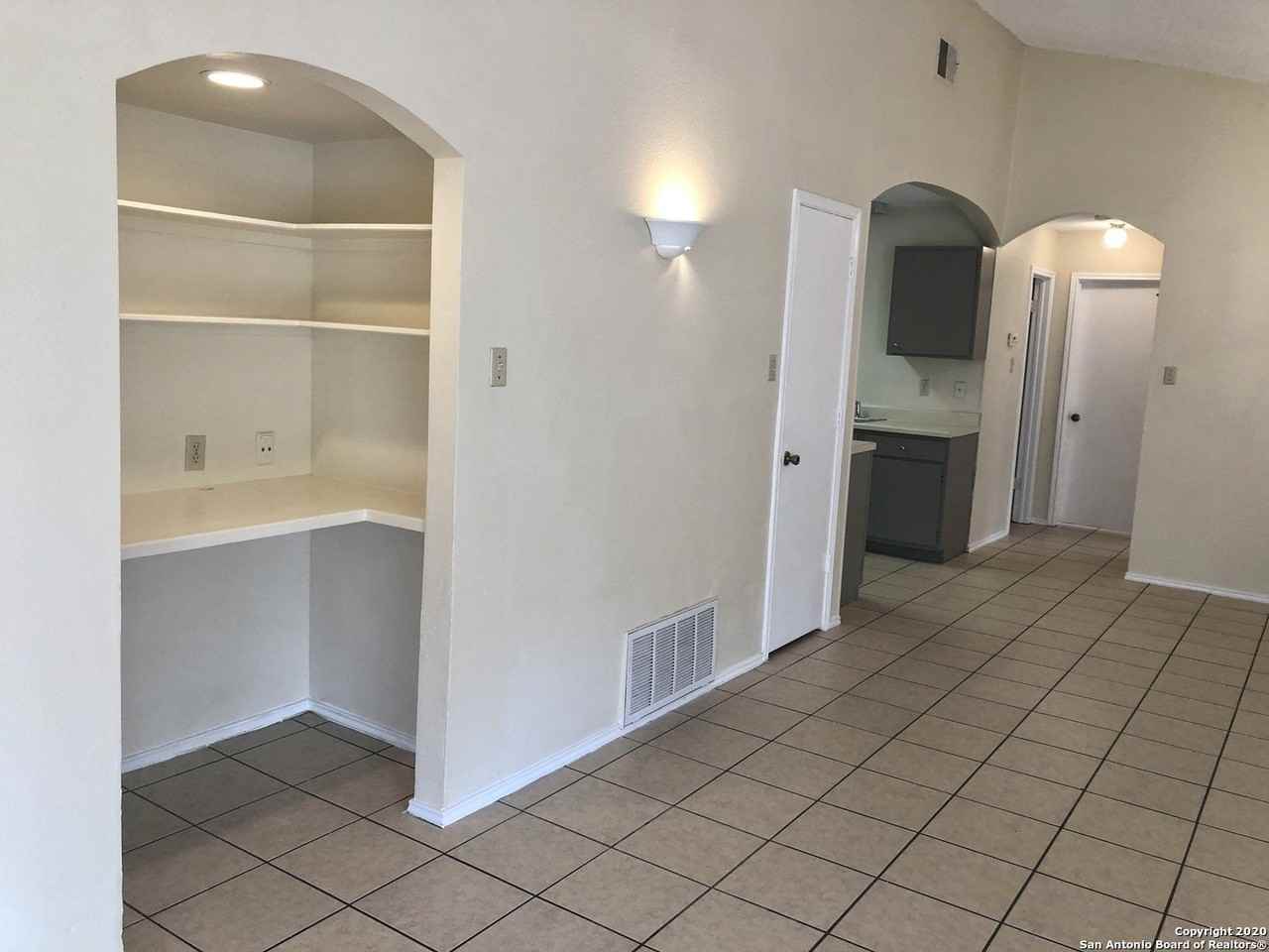 10130 Pebblestone - Photo 5 of 8