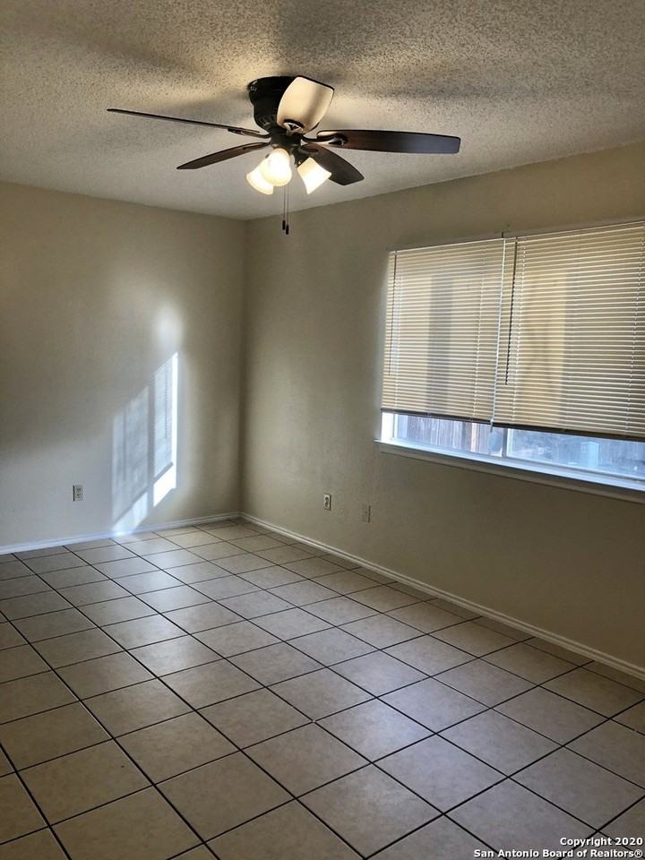 10130 Pebblestone - Photo 7 of 8