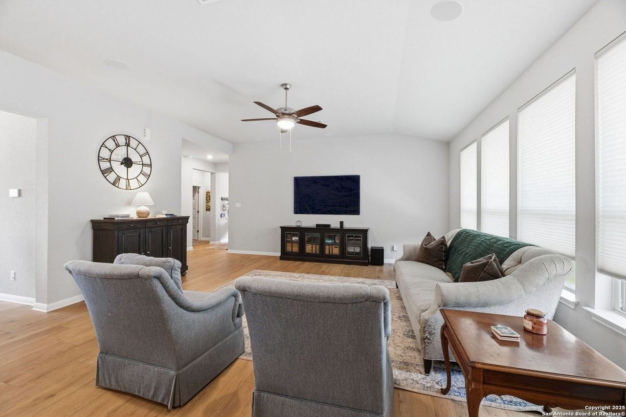 San Antonio - Photo 6 of 25