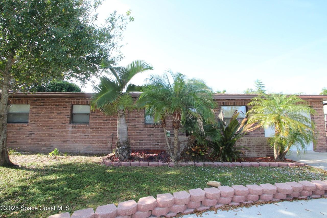 165 Virginia Road - Photo 2 of 32