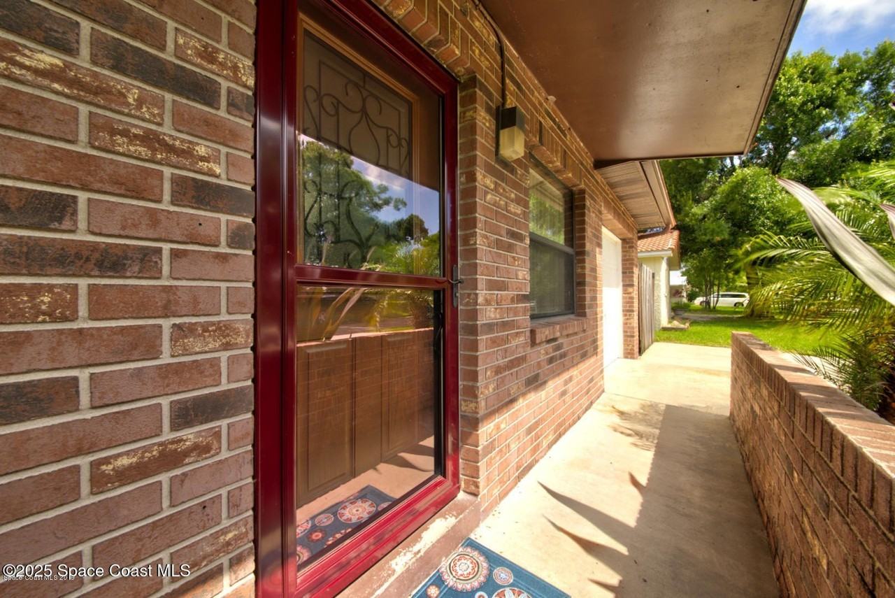 165 Virginia Road - Photo 4 of 32