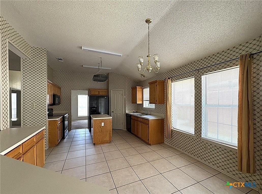 607 Ottawa Dr - Photo 7 of 24