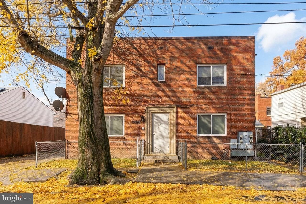 3207 11th Place Southeast #3 - Photo 2 of 36