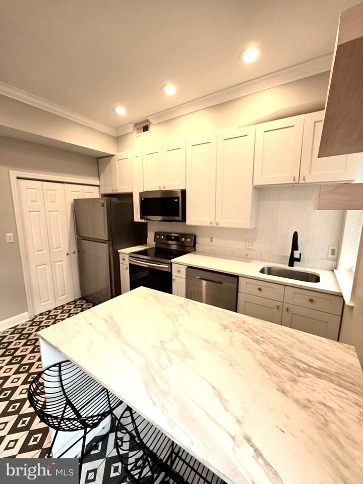 1209 Florida Avenue Northeast - Photo 7 of 21