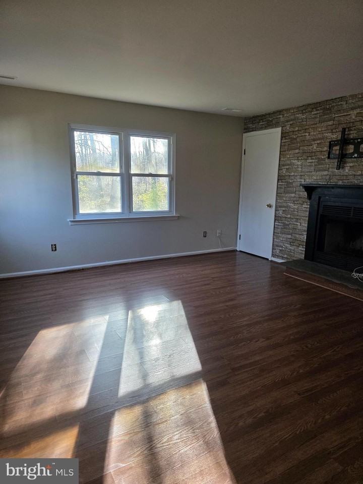 11 Acapella Court - Photo 4 of 24