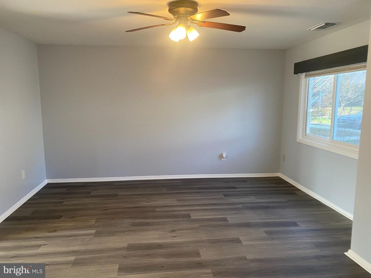 4313 White Oak Court #4313 - Photo 4 of 22