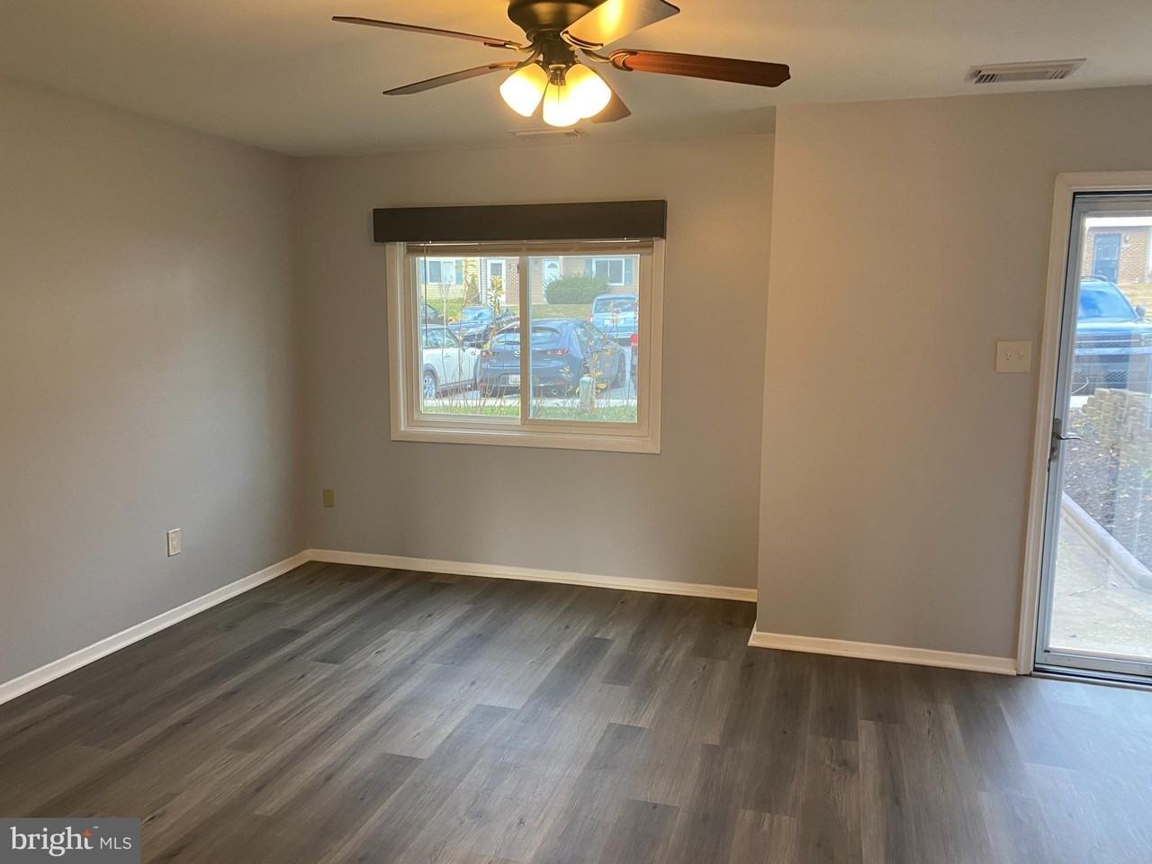 4313 White Oak Court #4313 - Photo 5 of 22