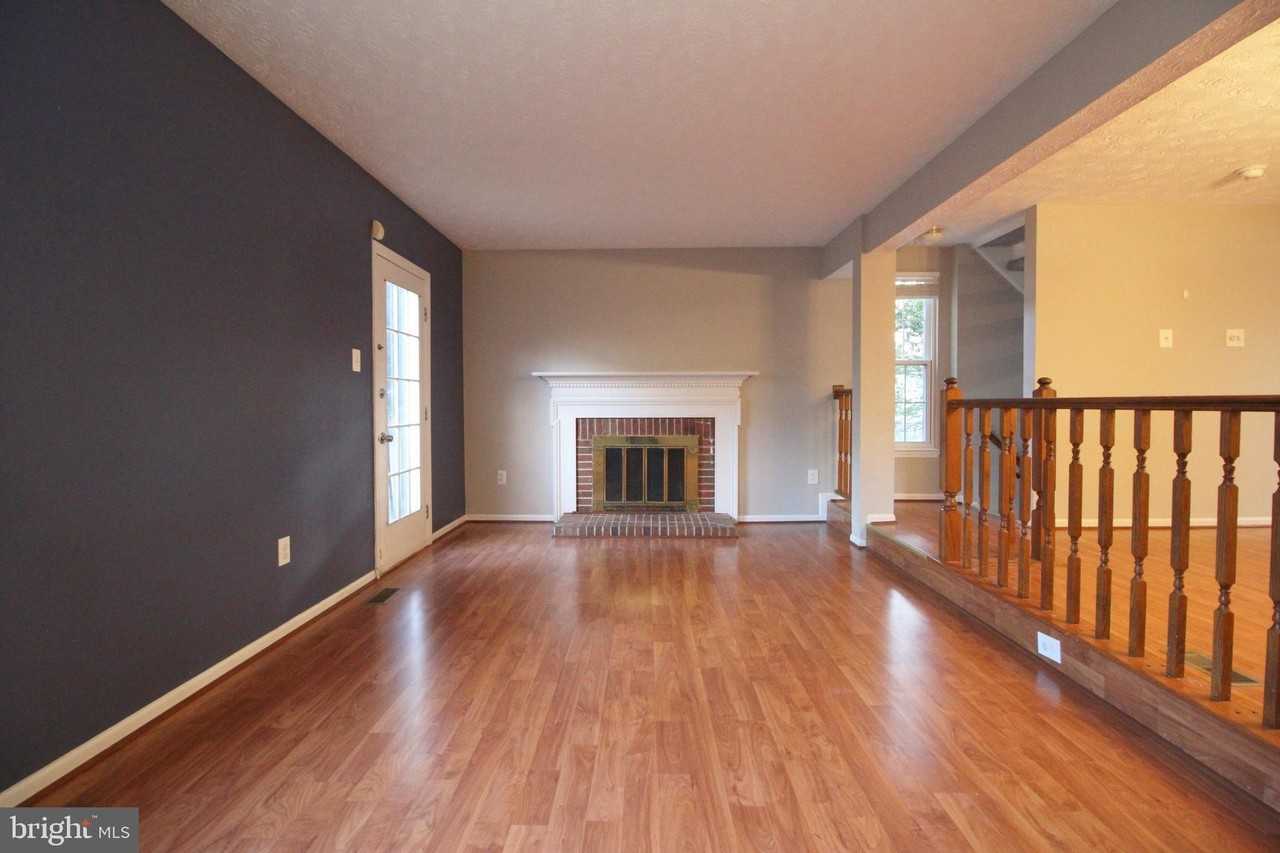 648 Coral Reef Drive - Photo 5 of 32