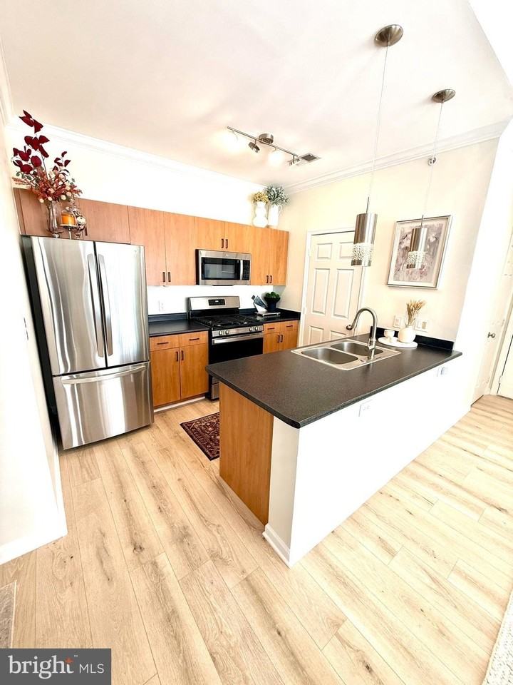 19623 Galway Bay Circle #401 - Photo 3 of 11