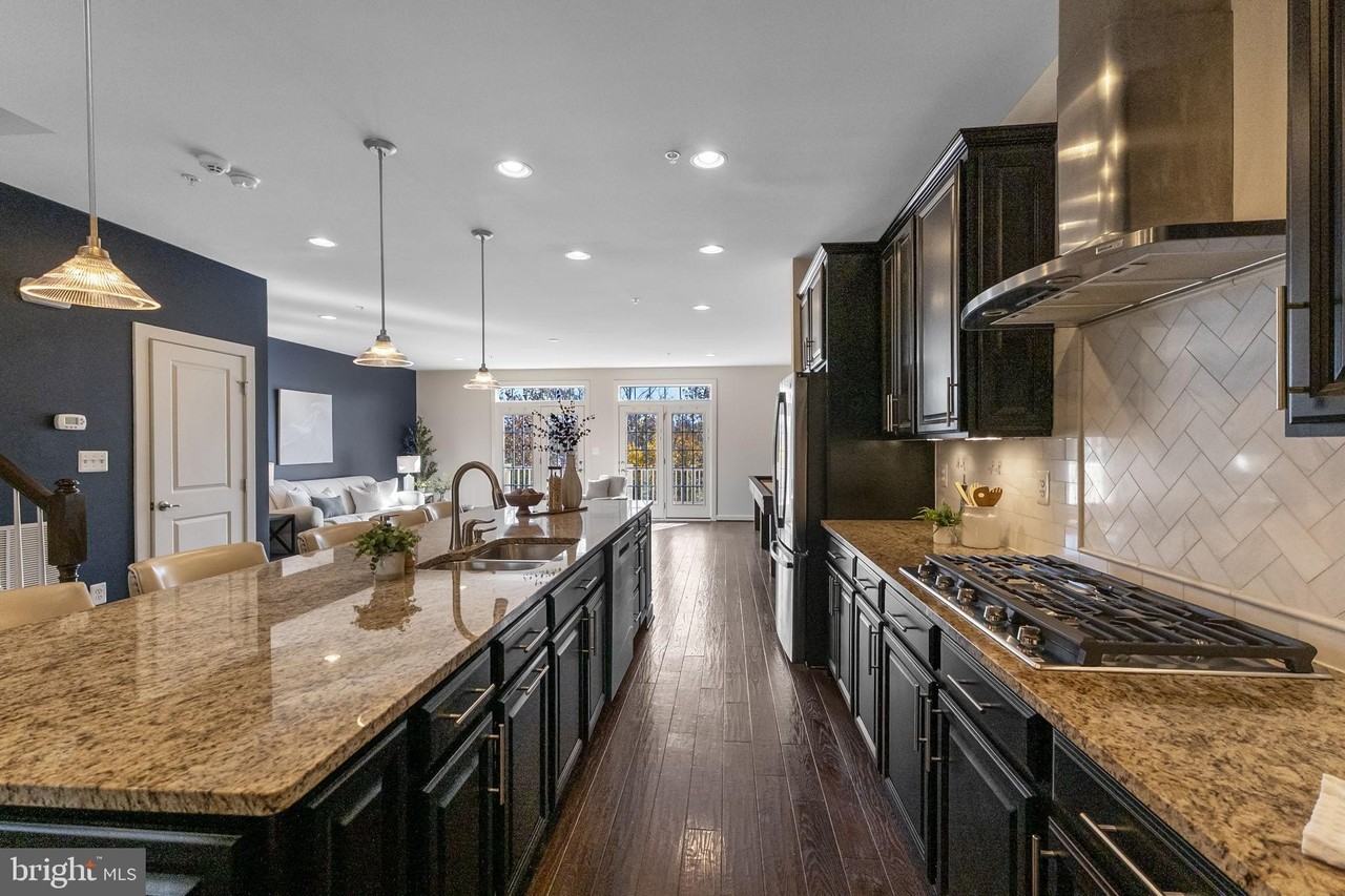 5313 Stream Bank Ln - Photo 6 of 46