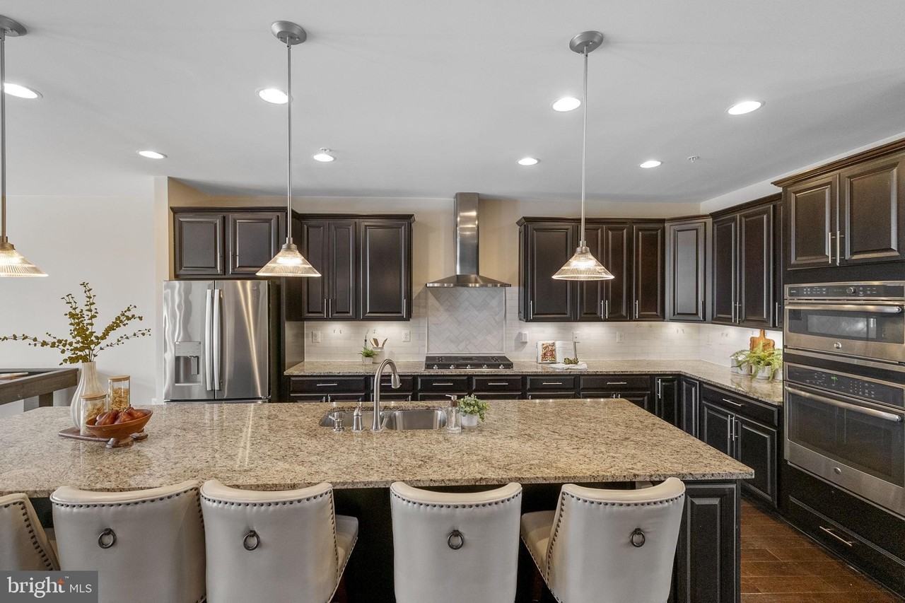 5313 Stream Bank Ln - Photo 7 of 46