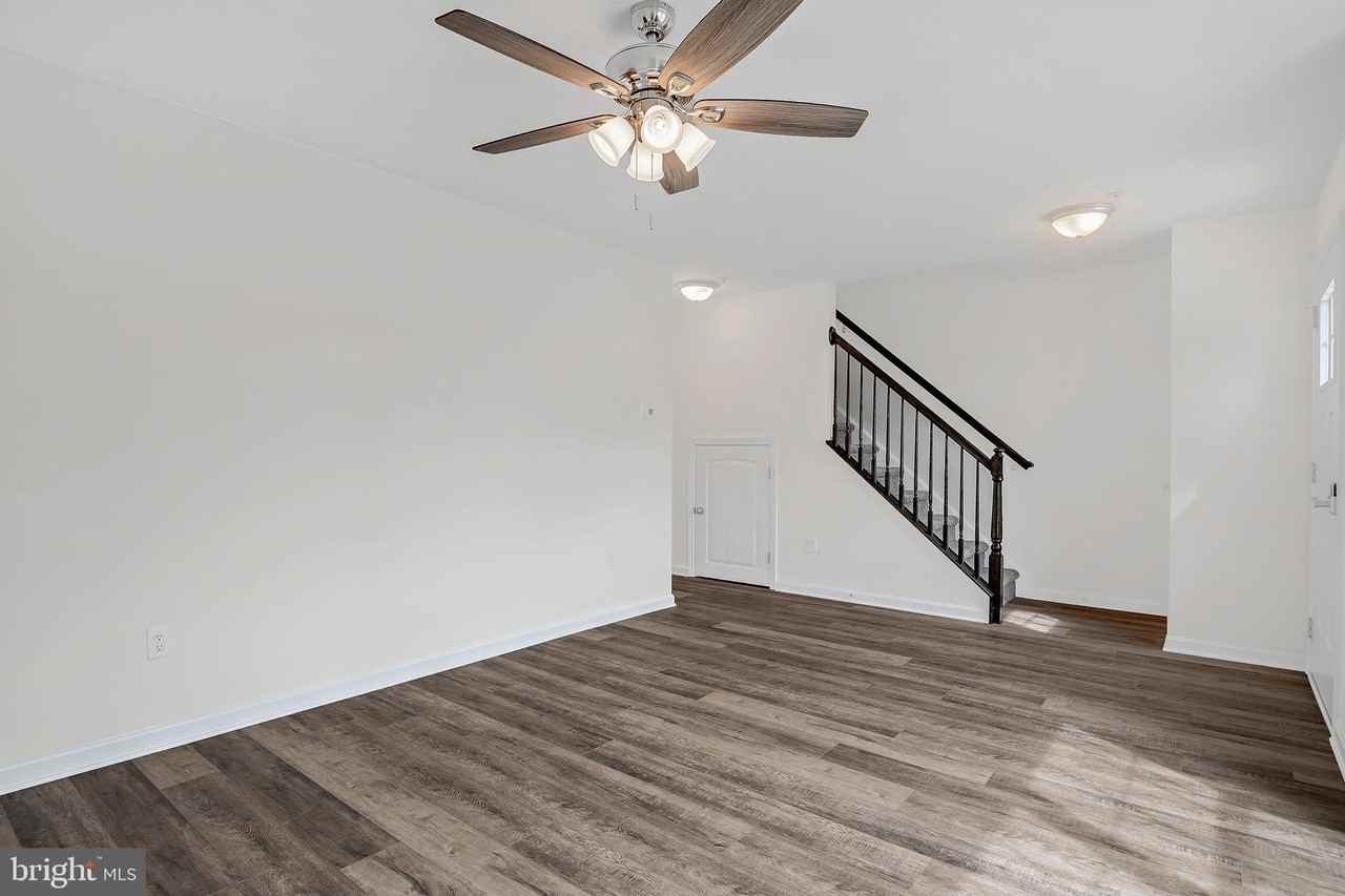 7 H St #7 - Photo 4 of 19