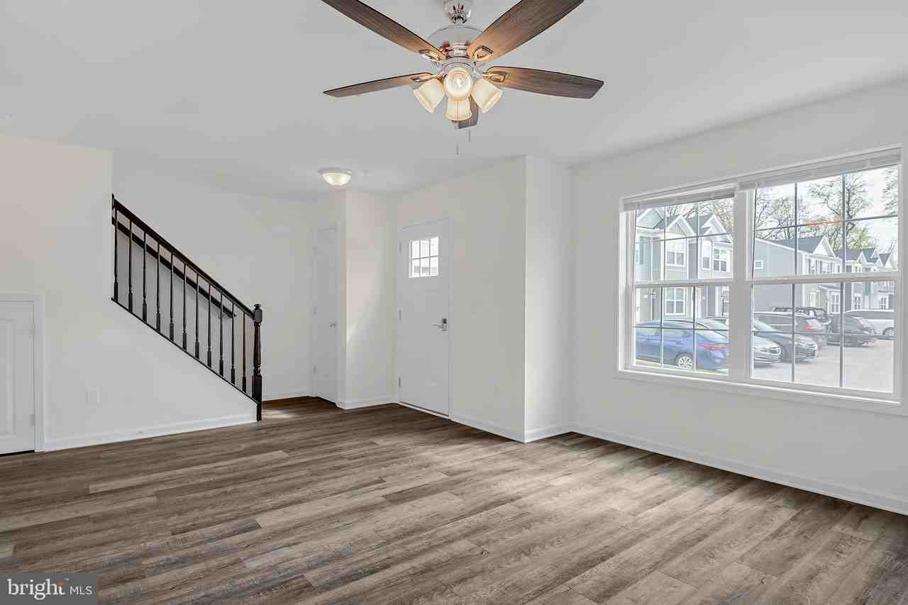 17 H St #17 - Photo 3 of 19