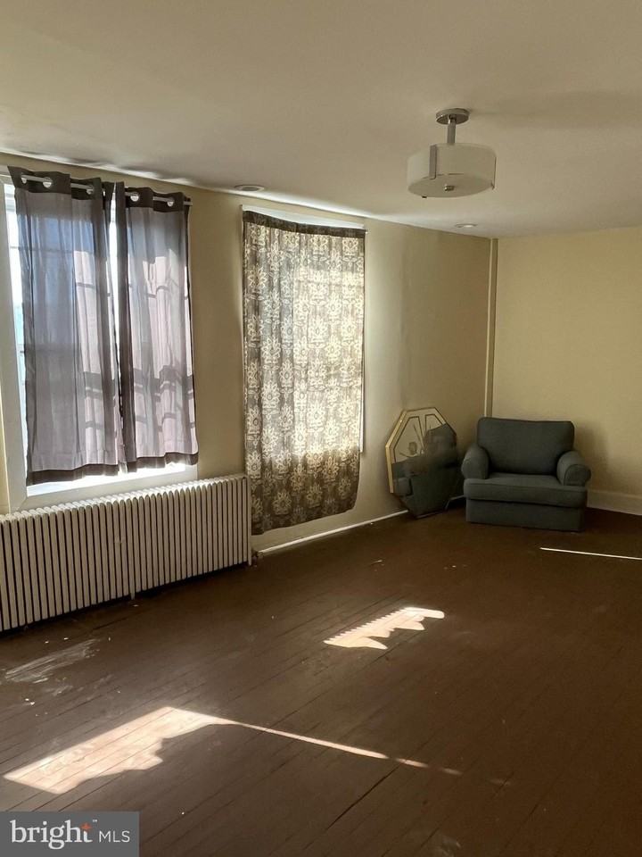 615 615 WEST Avenue unit: 2Nd Floor #2ndFL - Photo 7 of 8