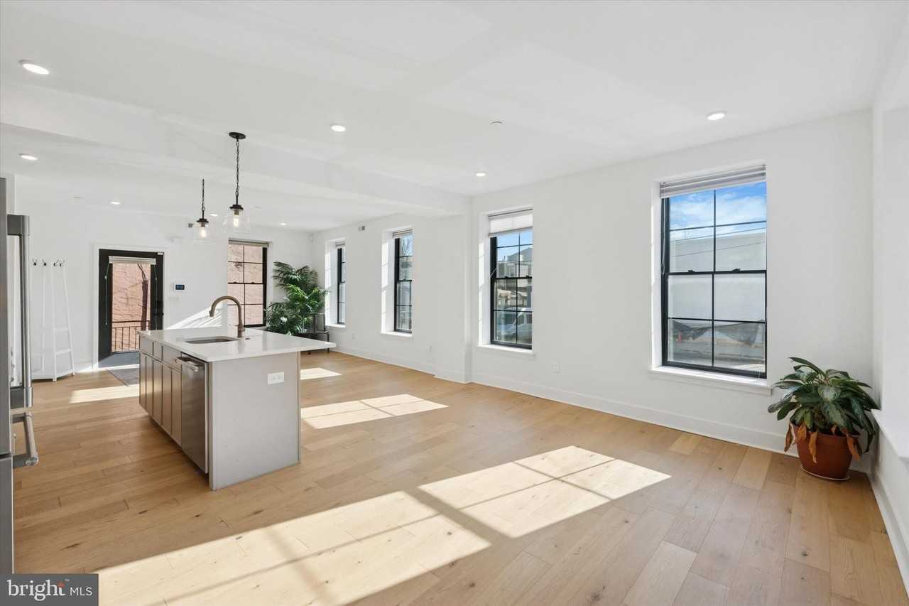 2141 East Hagert Street #B - Photo 5 of 27