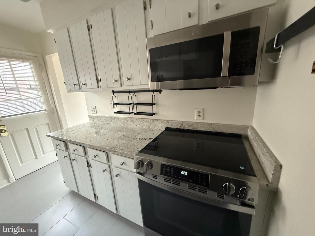 4654 36th St S Unit B #B - Photo 7 of 37