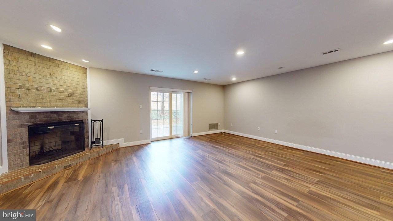 951 S Rolfe St Unit 1 #1 - Photo 3 of 18