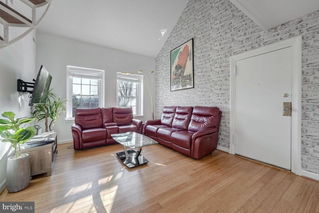 2950 South Columbus Street #C2 - Photo 3 of 16