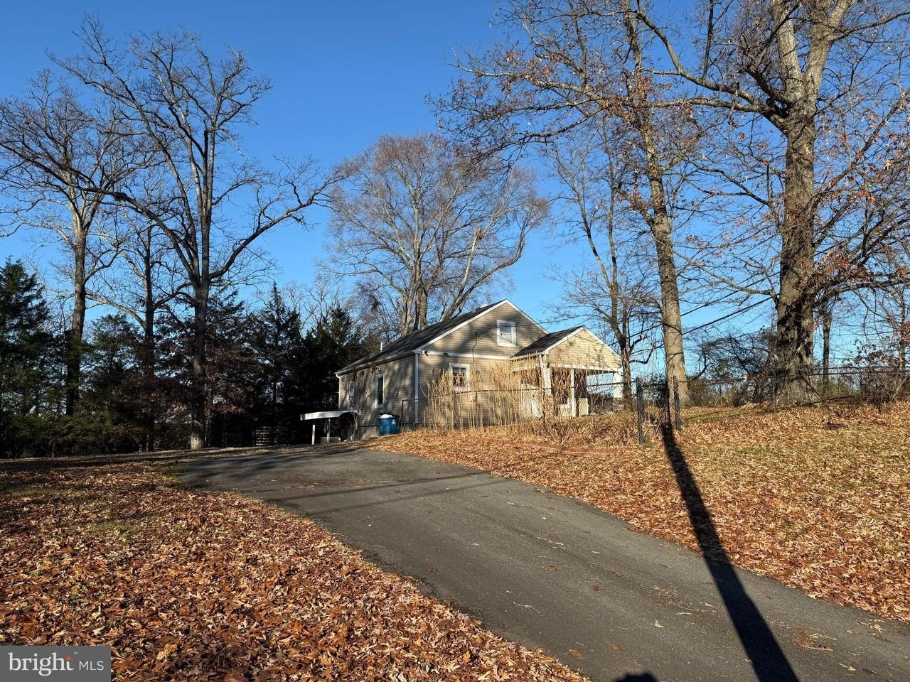 9300 Sanger St - Photo 4 of 22