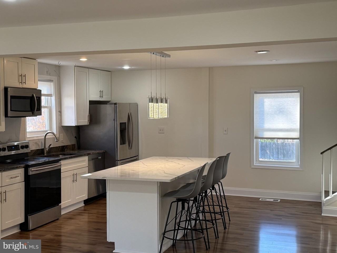 9300 Sanger St - Photo 7 of 22