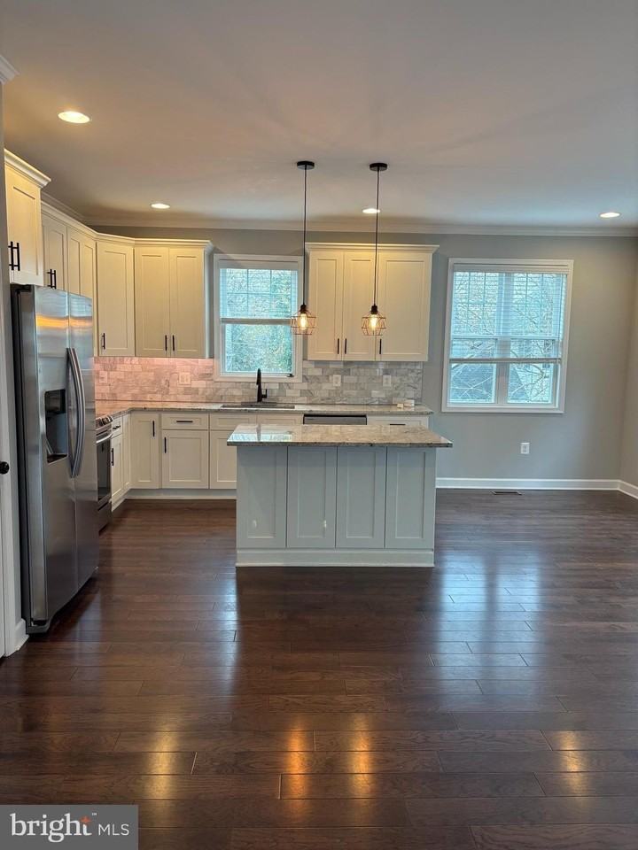 6445 1st Street - Photo 5 of 37