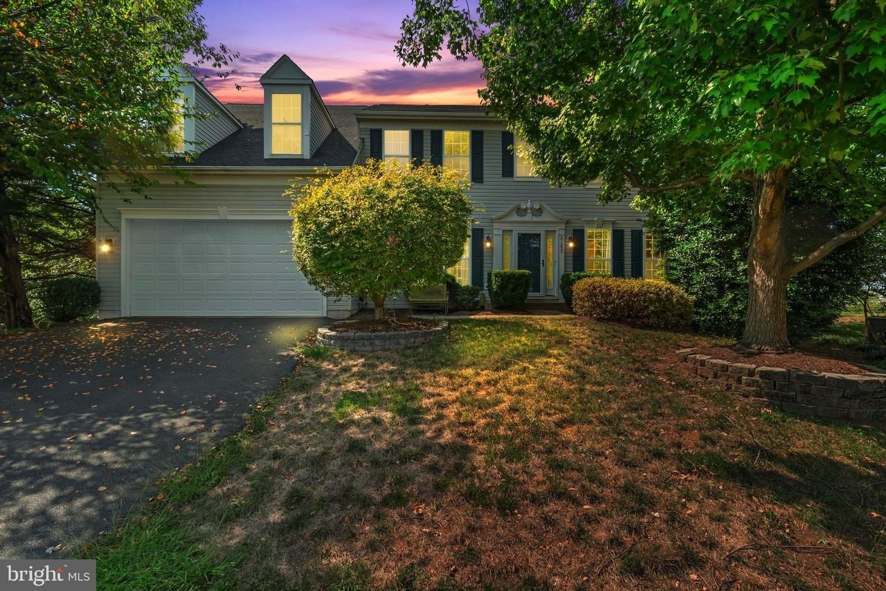 21255 Olive Green Court - Photo 2 of 32