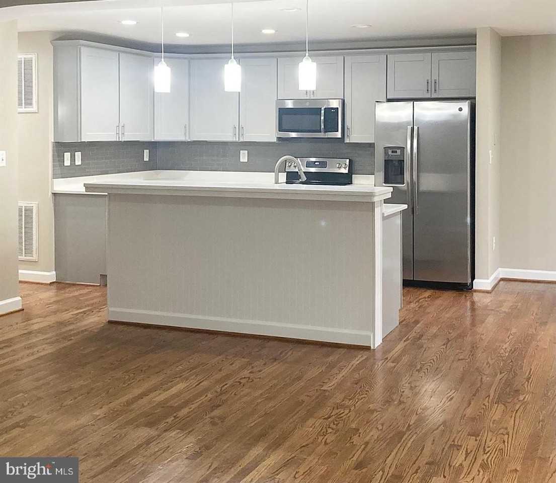 3002 Lakeview Pkwy - Photo 3 of 18