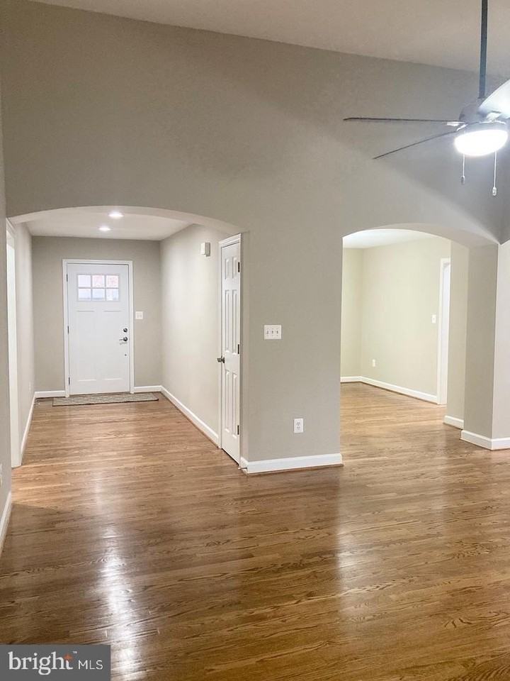 3002 Lakeview Pkwy - Photo 2 of 18