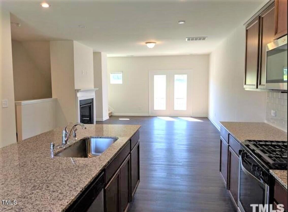 4121 Mahal Avenue - Photo 7 of 33