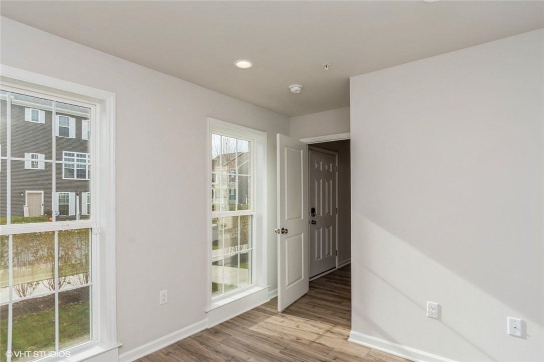 210 Gress Rd - Photo 5 of 38